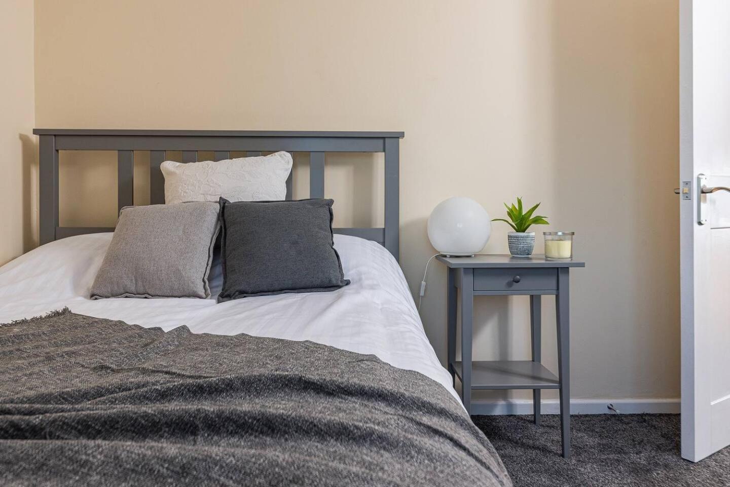Dudley-Hospital-3Bed-Parking-Long Stay-Contractor Brierley Hill Exteriér fotografie