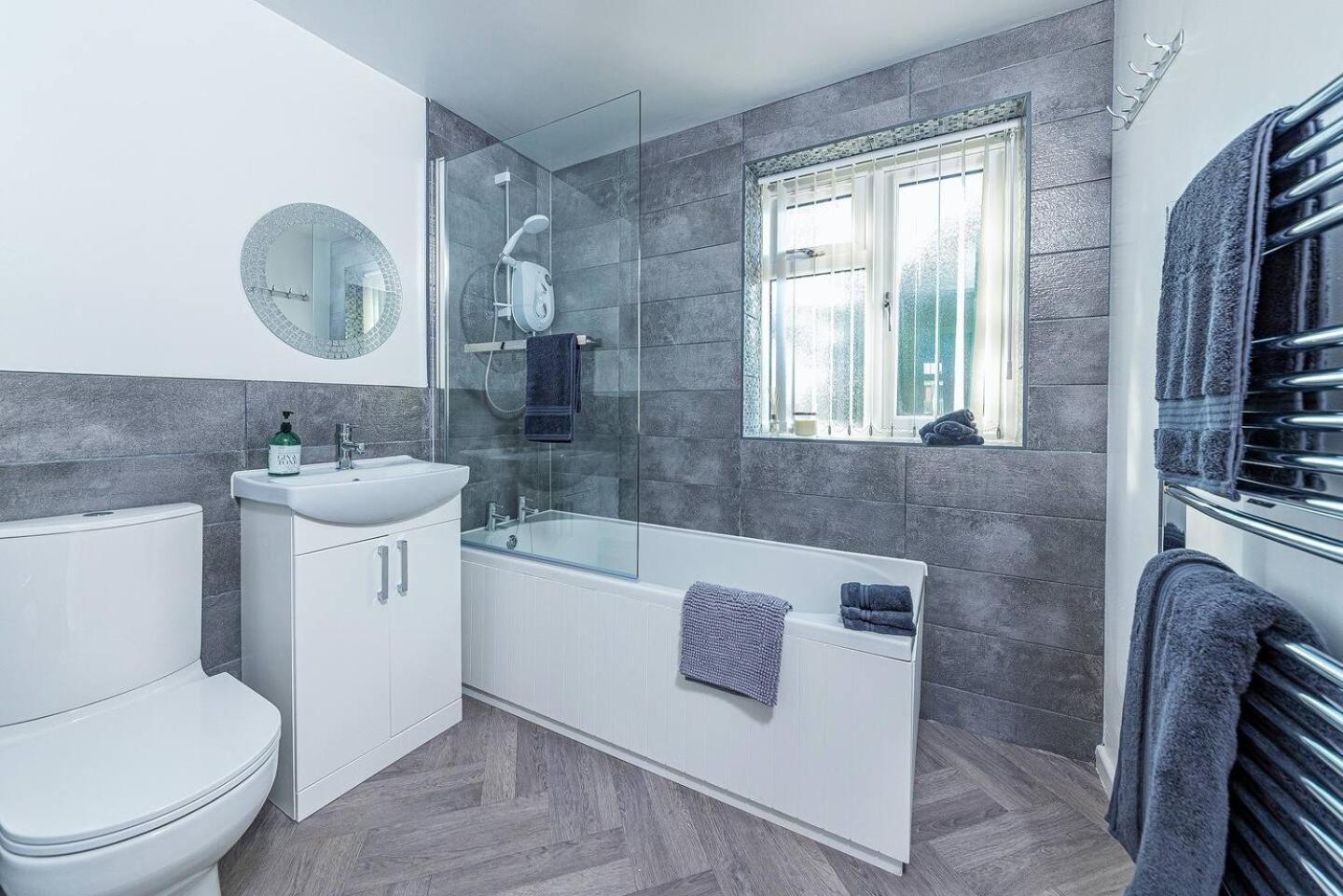Dudley-Hospital-3Bed-Parking-Long Stay-Contractor Brierley Hill Exteriér fotografie