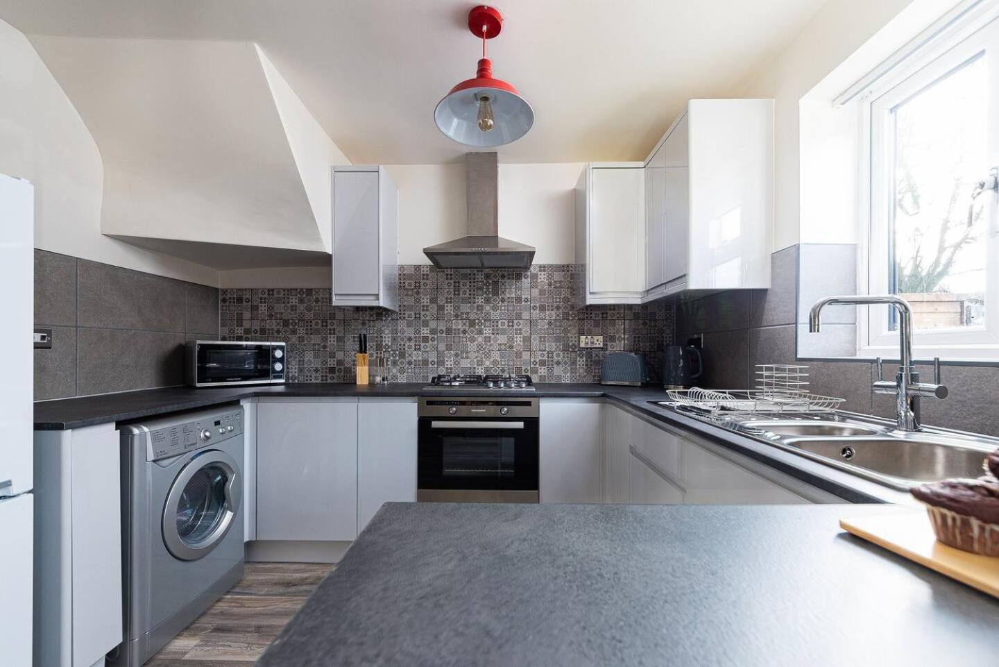 Dudley-Hospital-3Bed-Parking-Long Stay-Contractor Brierley Hill Exteriér fotografie